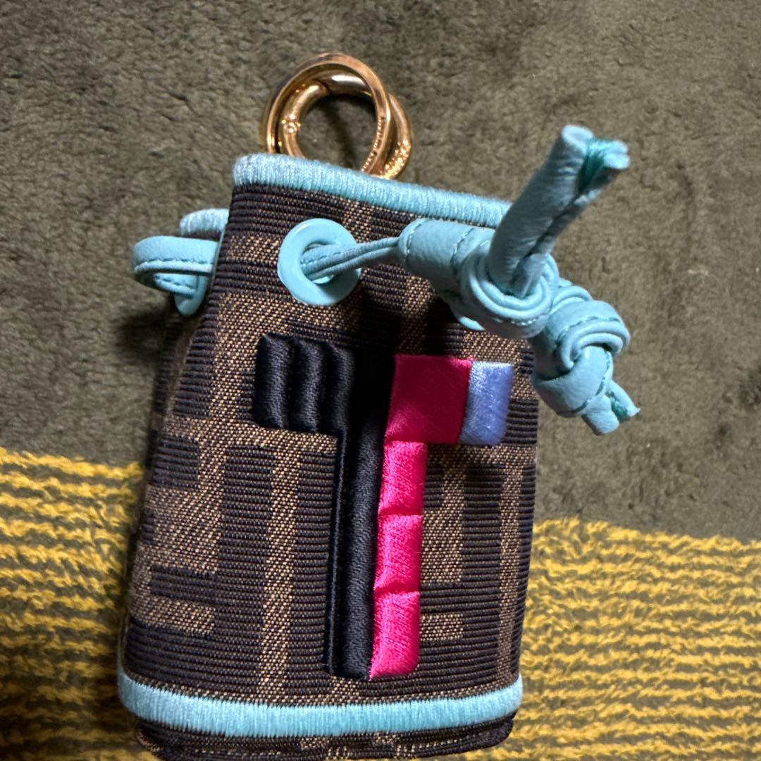 FENDI フェンディ ズッカ、モントレゾール キーホルダー バック型チャーム