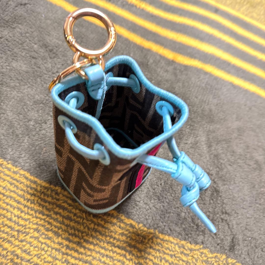 FENDI フェンディ ズッカ、モントレゾール キーホルダー バック型チャーム