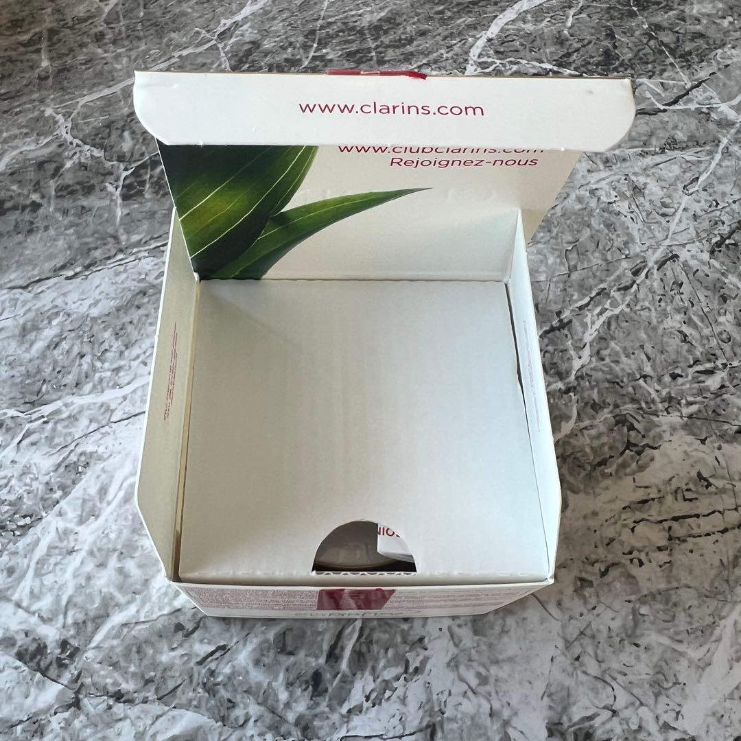 クラランス ルミエール ナイトクリーム