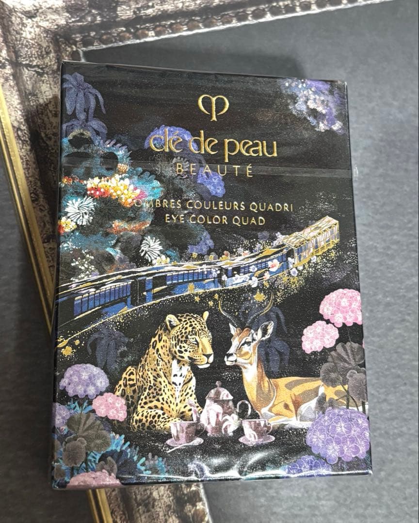 【即日発送】クレドポーボーテ オンブルクルールクアドリ 伊勢丹 505ホリデー