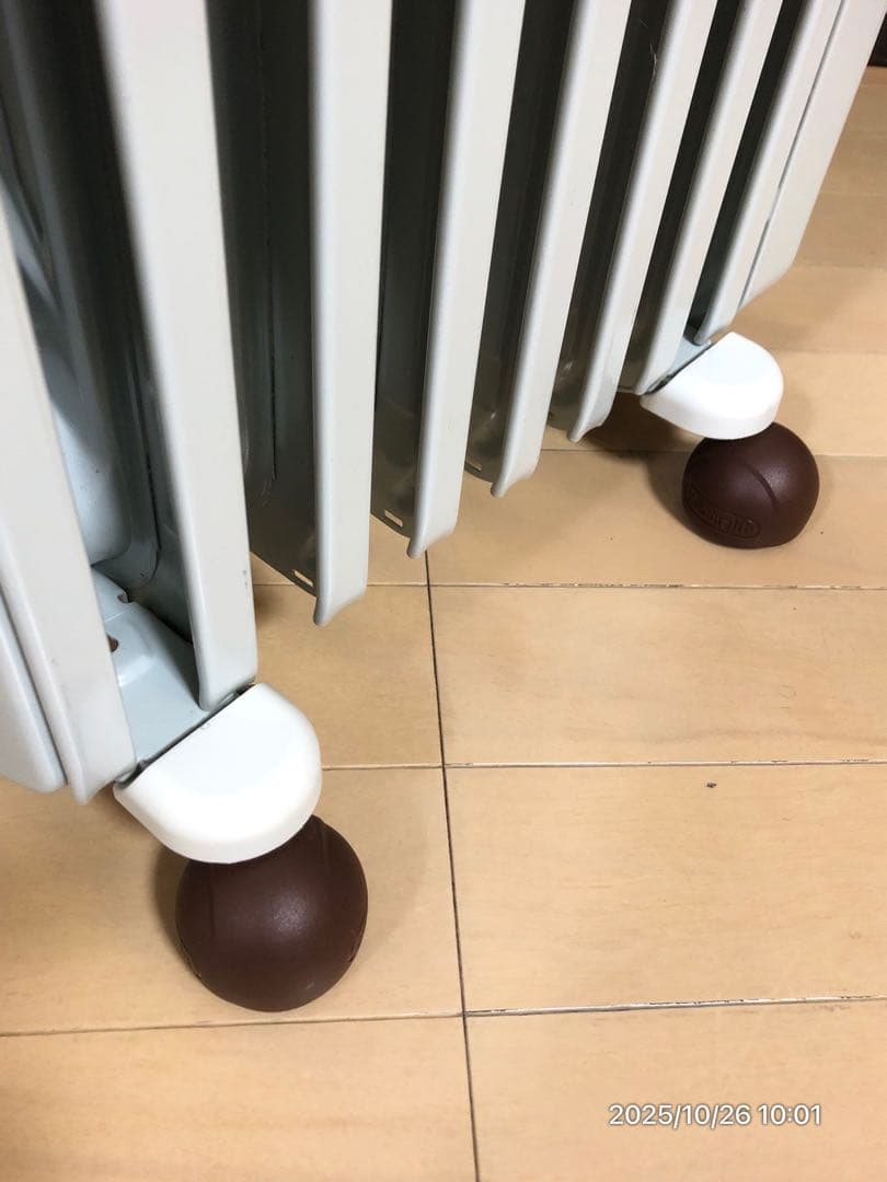 【ほぼ未使用】DeLonghi JR0812 BR オイルヒーター ハンガー付