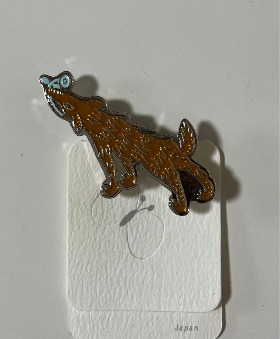 未使用　ミナペルホネンwolf&flower ブローチ　ブラウン