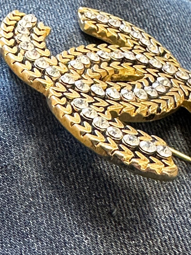 CHANEL CCロゴ ブローチ