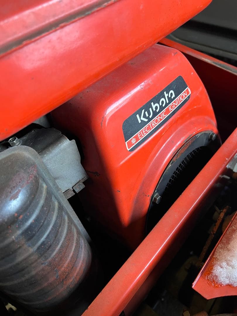 クボタ除雪機KSR9。ジャンク扱い。引き取り限定でお願い致します。