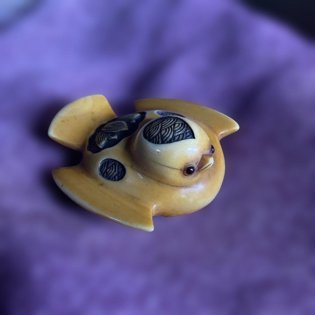 鳥型根付　　時代　　彫刻　骨董　古道具　　緒締　約4✖️4センチ