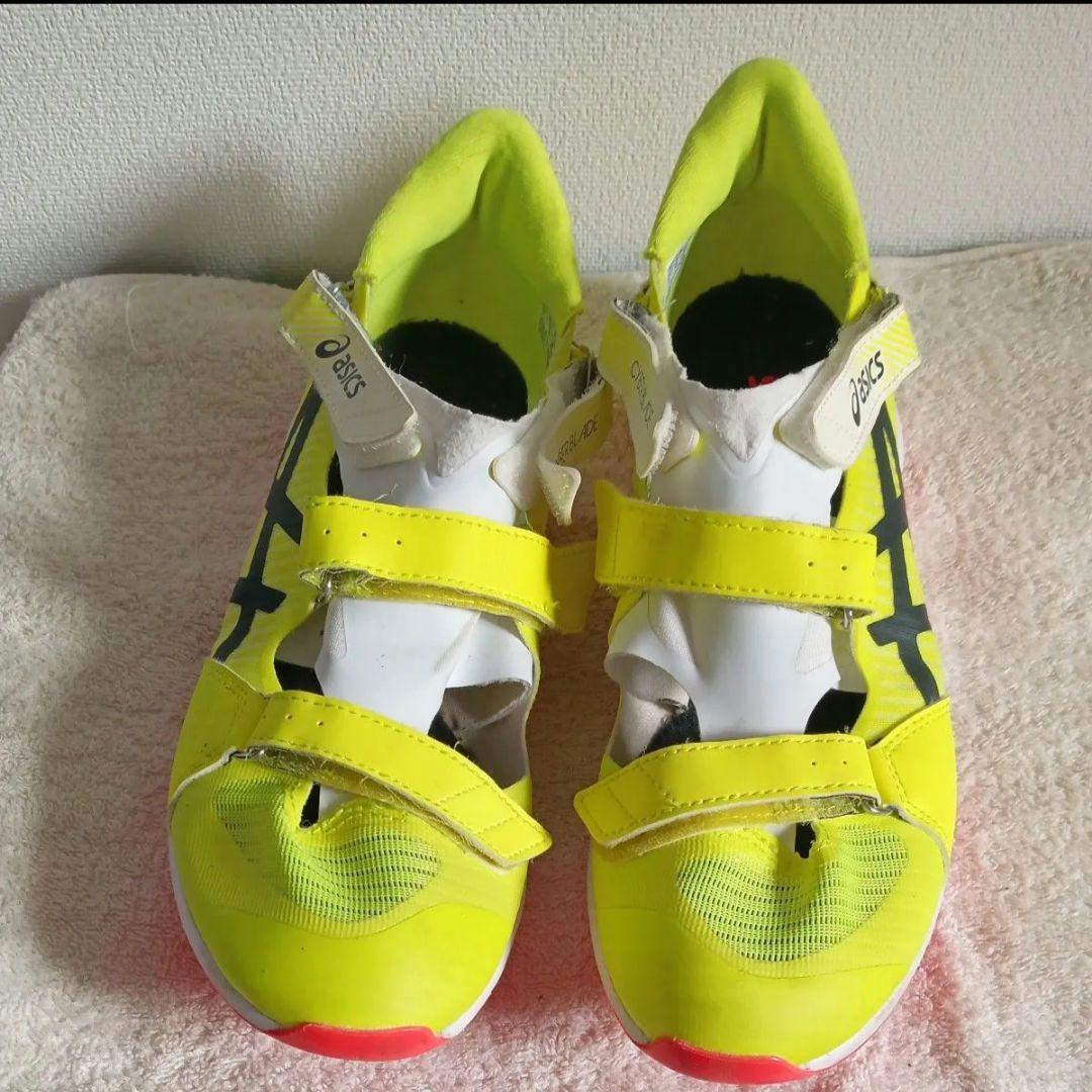 asics スパイクシューズ イエロー