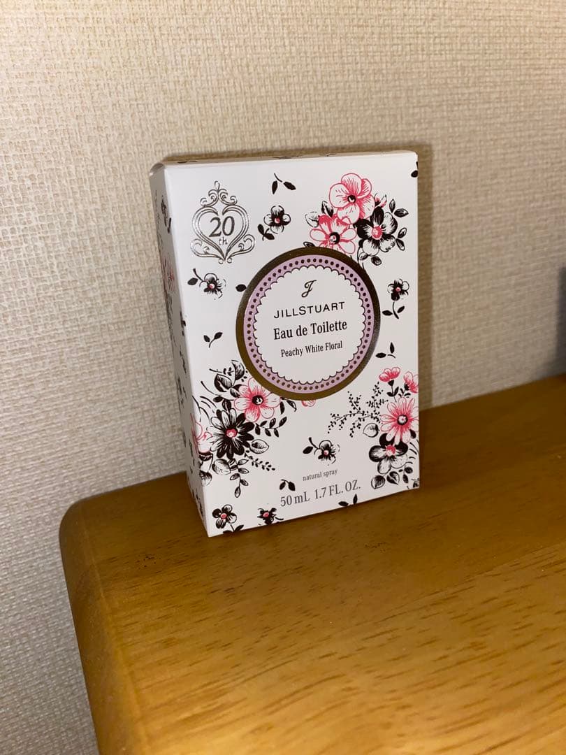 ジルスチュアート ピーチー ホワイトフローラル オードトワレ 50ml