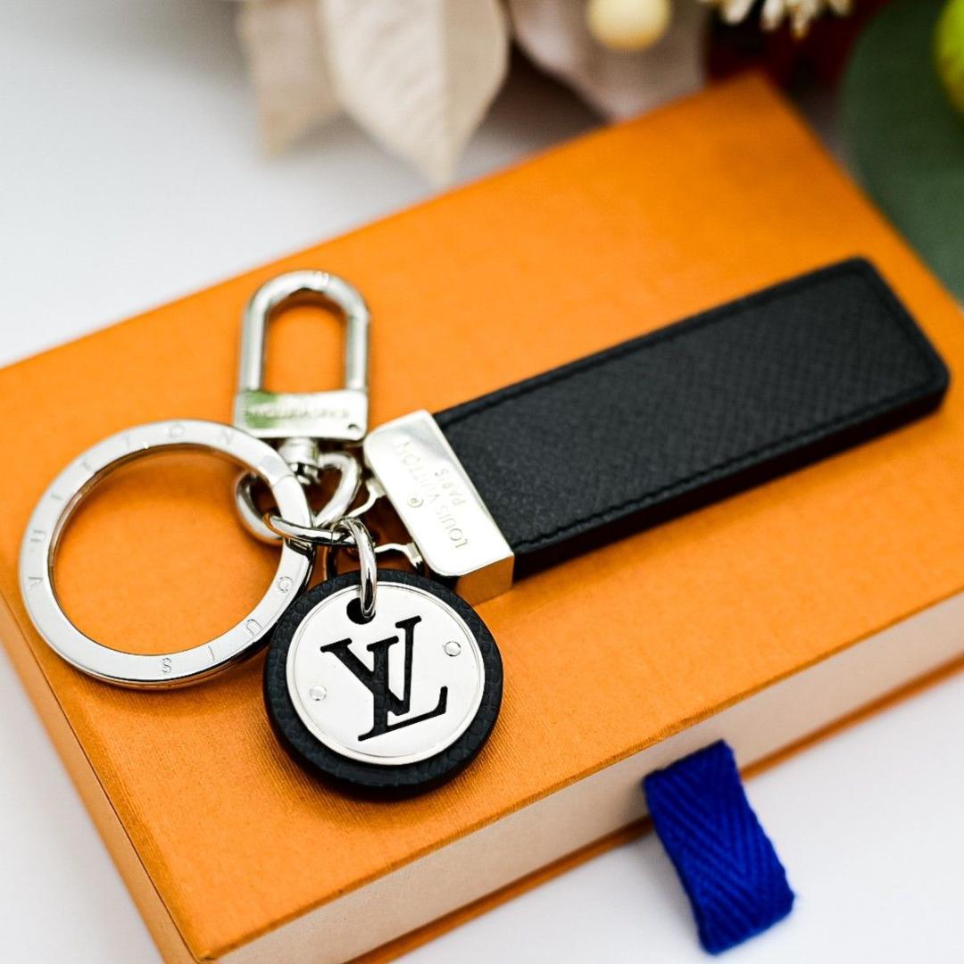 ルイヴィトン キーホルダー キーリング タイガ ネオＬＶクラブ ルバー