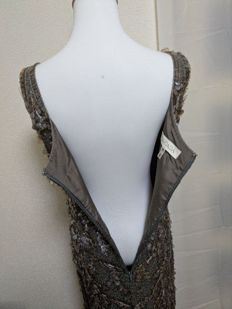 割引　シルバー ビーズ装飾 パーティードレス