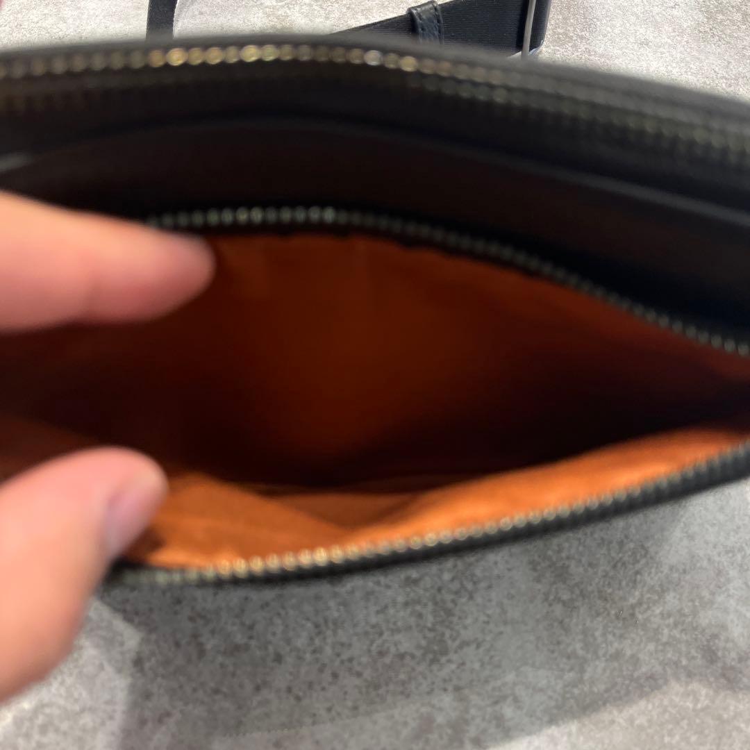 Coach ブラックレザー ショルダーバッグ ケース付き