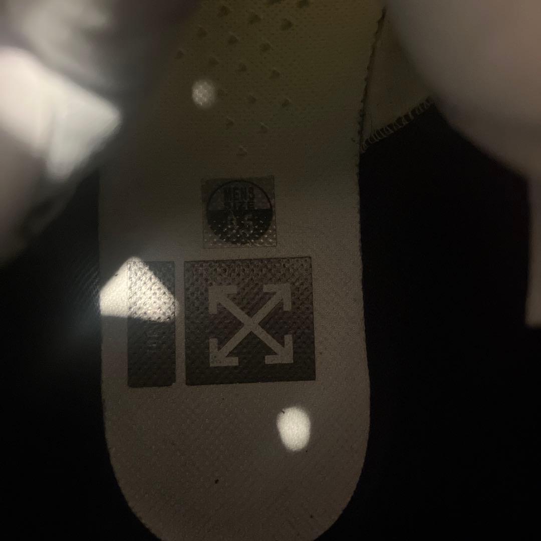 Off-White × Nike Air Jordan 1 \"Chicago\"