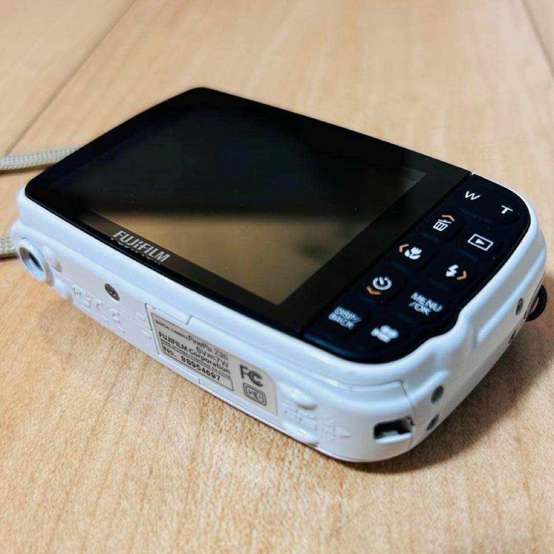富士フイルム FUJIFILM FINEPIX Z30 デジタルカメラ コンデジ