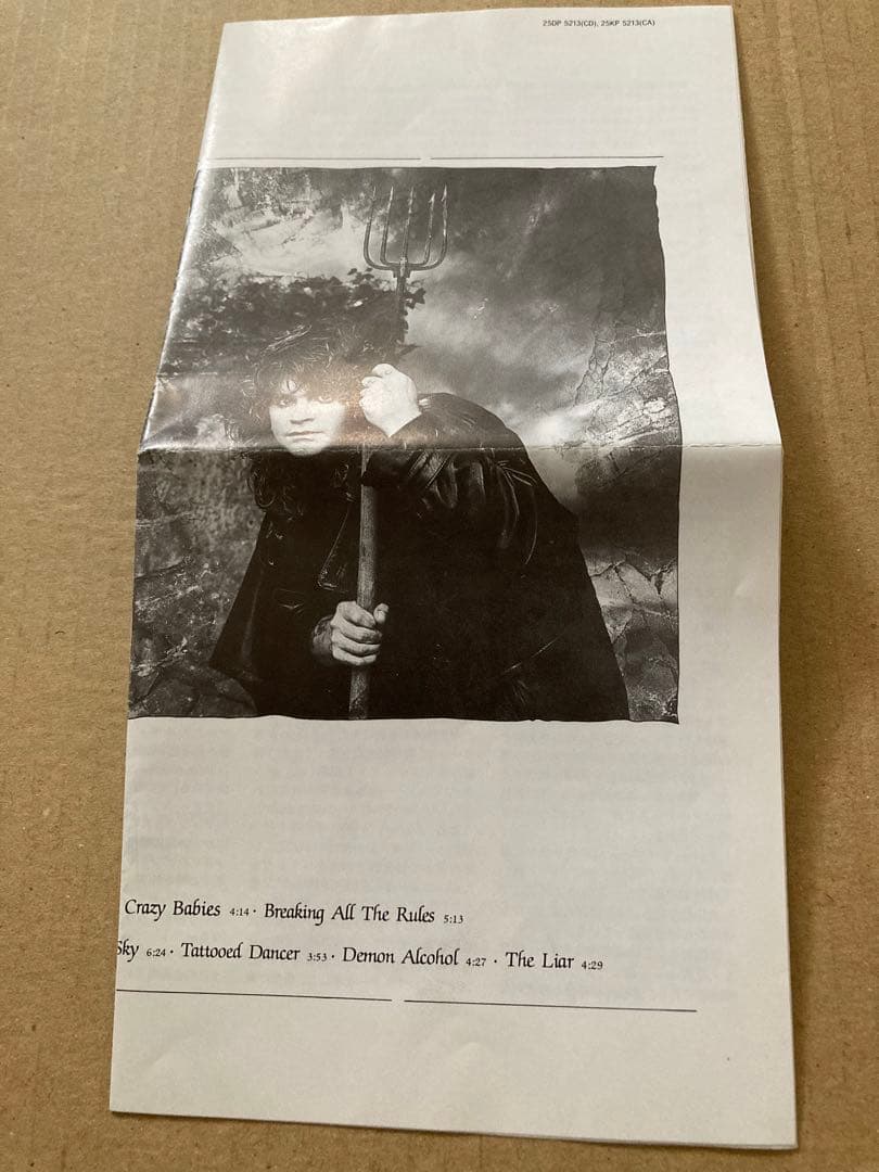 レア　オジー・オズボーン 直筆サインCD ozzy osbournde