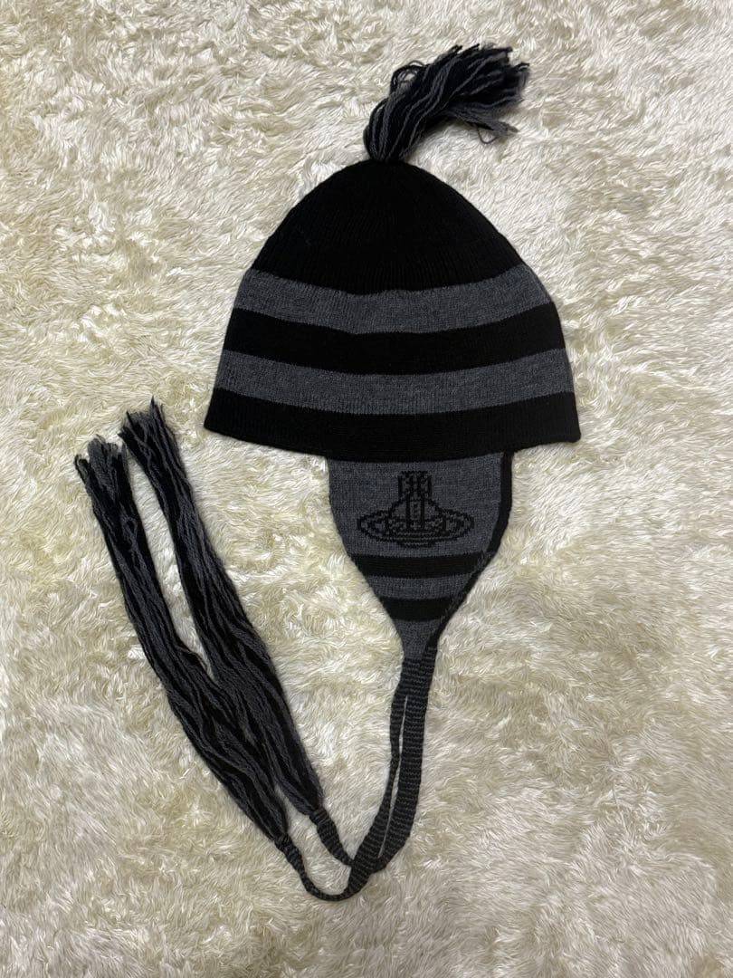 ヴィヴィアンウエストウッド　ニット帽　耳当て付き　フリンジ　オーブ　タッセル