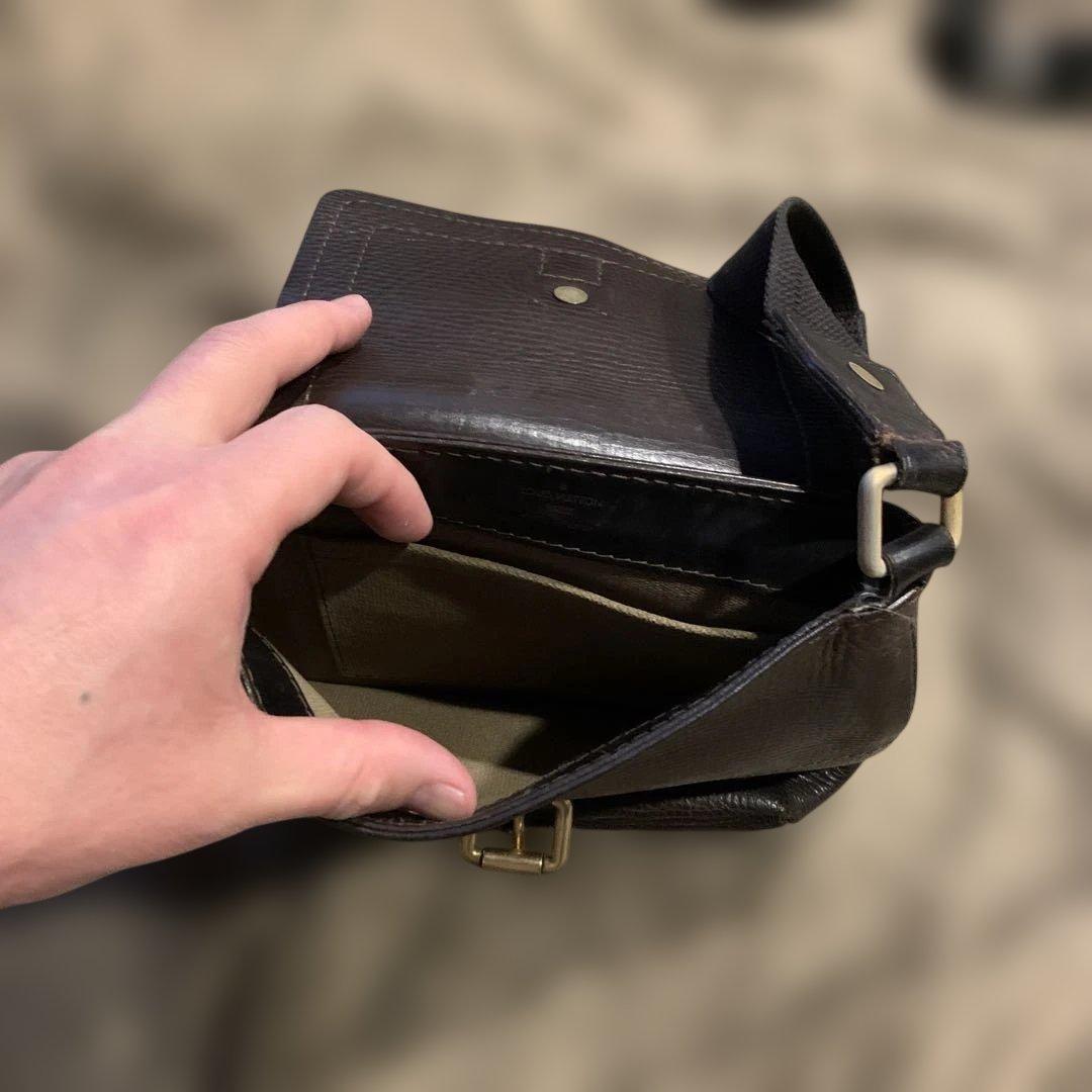 Louis Vuitton ダークブラウン ショルダーバッグ