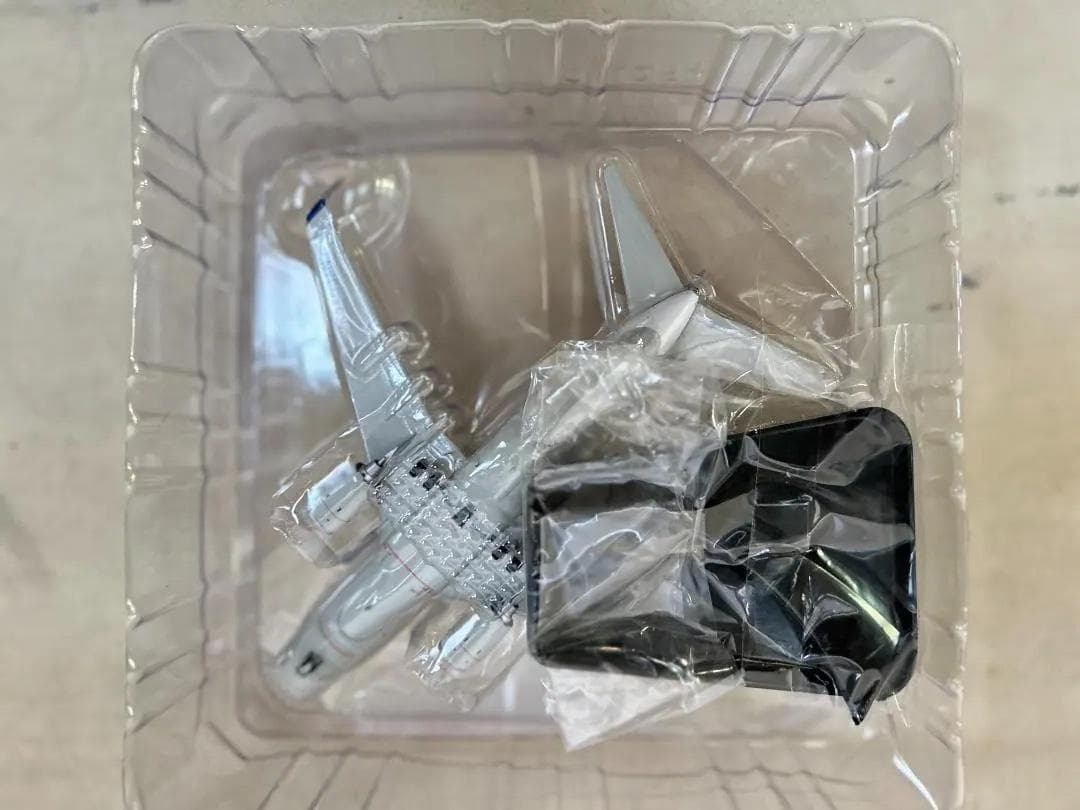 ANA　B737-700　1/200　JA03AN　NH20020　全日空商事