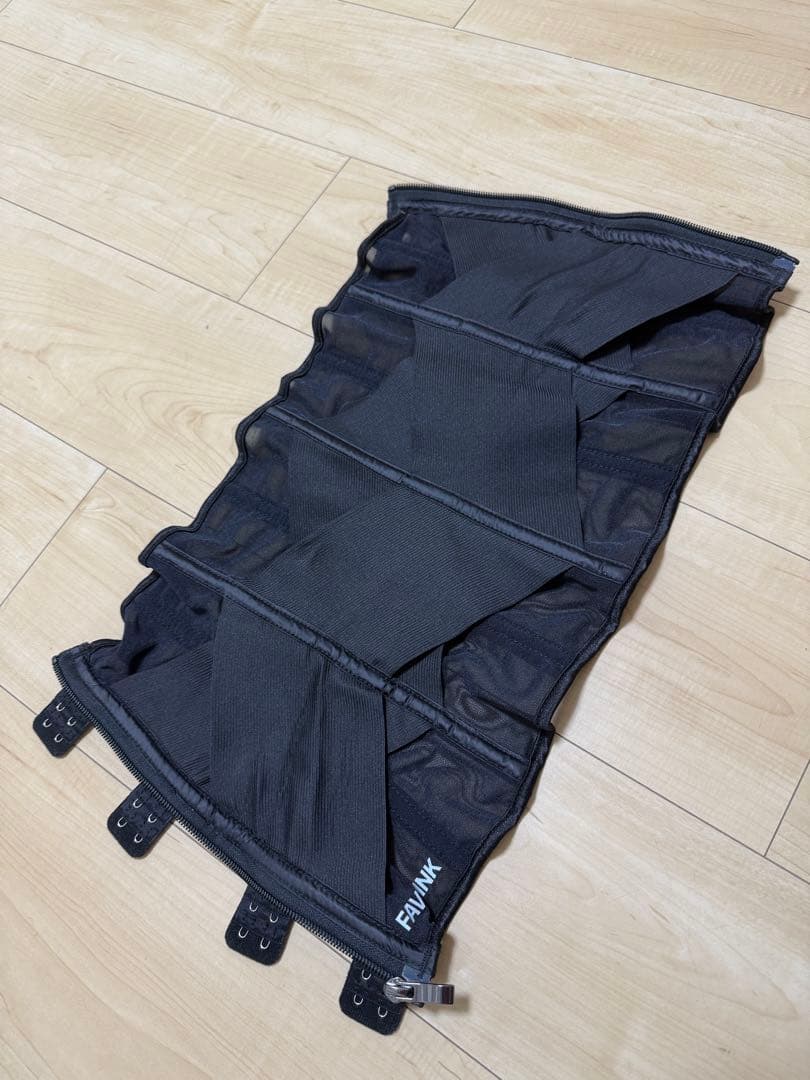 安井友梨　FAVOLINK ファボリンクウエストシェイパー コルセット