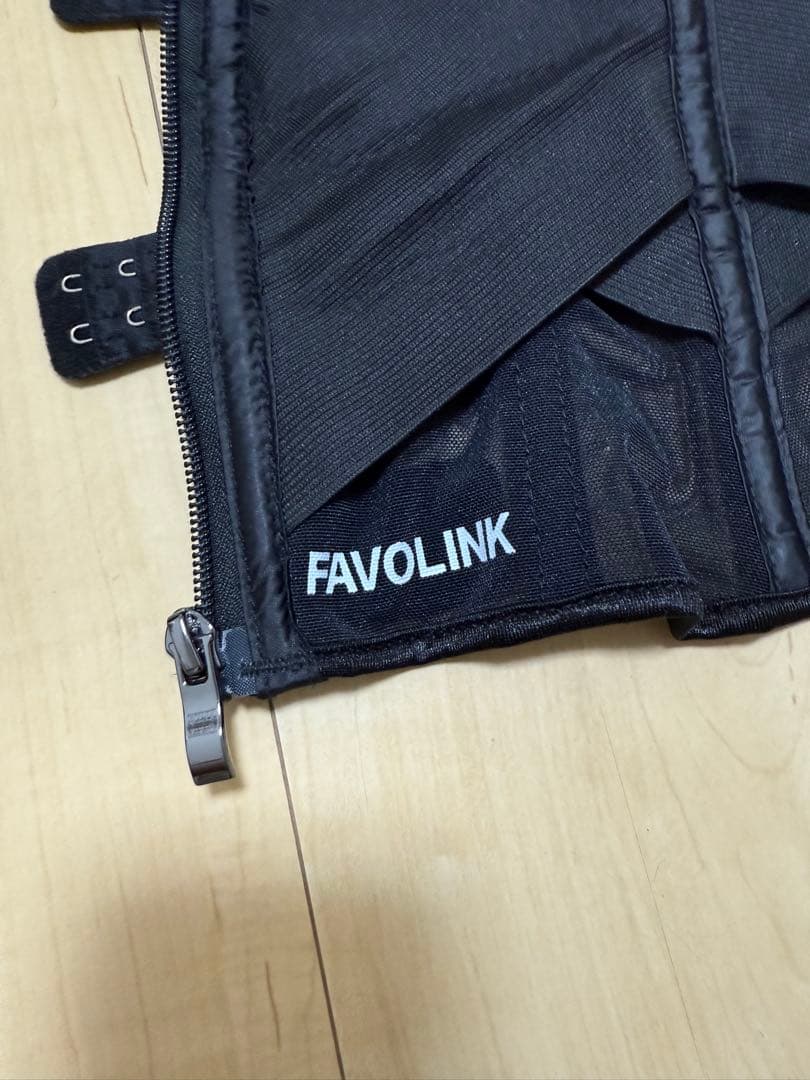 安井友梨　FAVOLINK ファボリンクウエストシェイパー コルセット