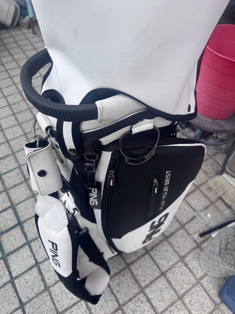 PING キャディバッグ ホワイト ブラック　カバーのボタン無し