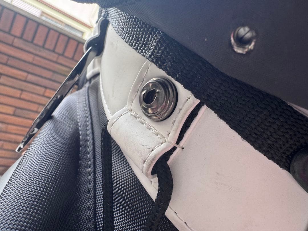 PING キャディバッグ ホワイト ブラック　カバーのボタン無し