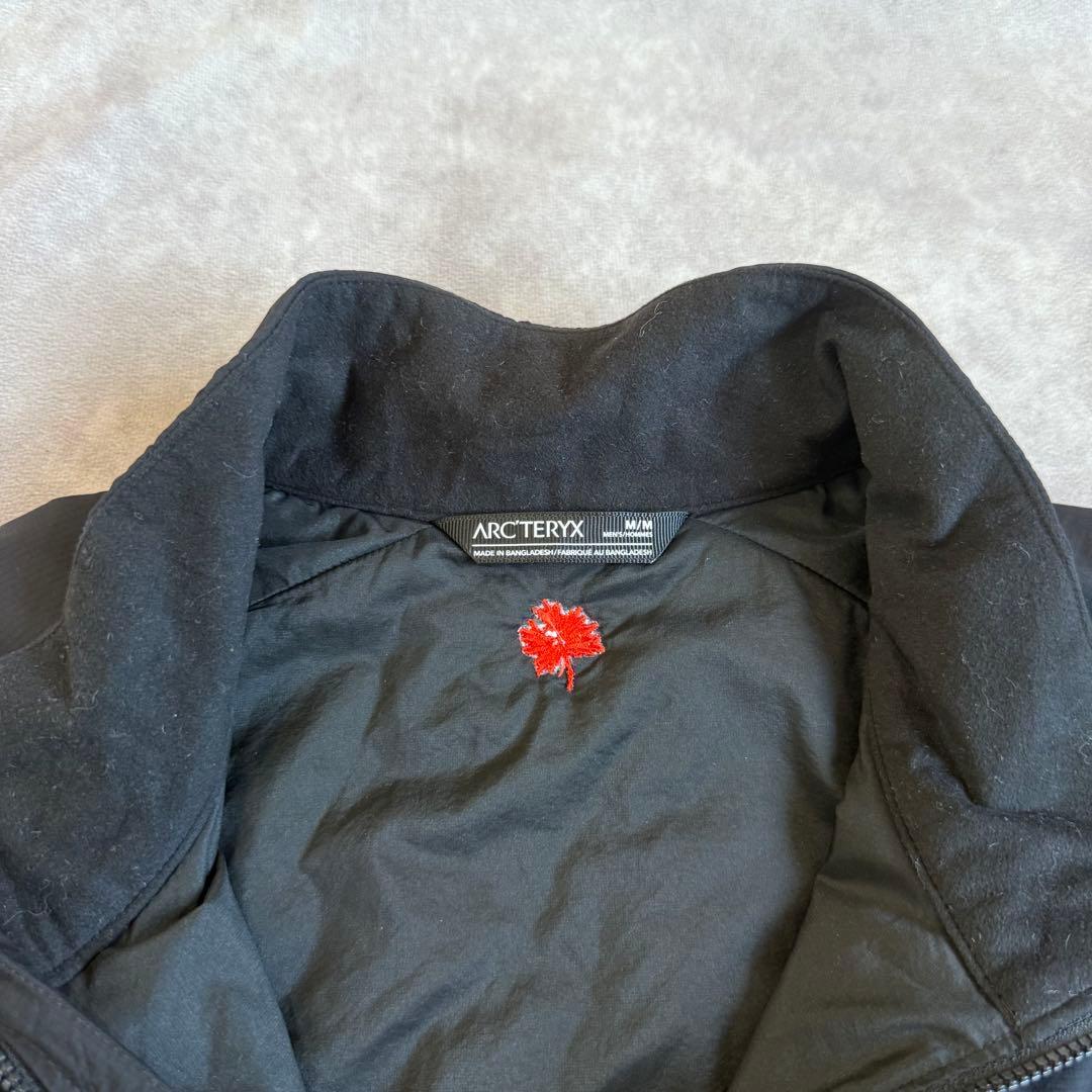 アークテリクス アトムベスト 企業ロゴ 始祖鳥 M ブラック