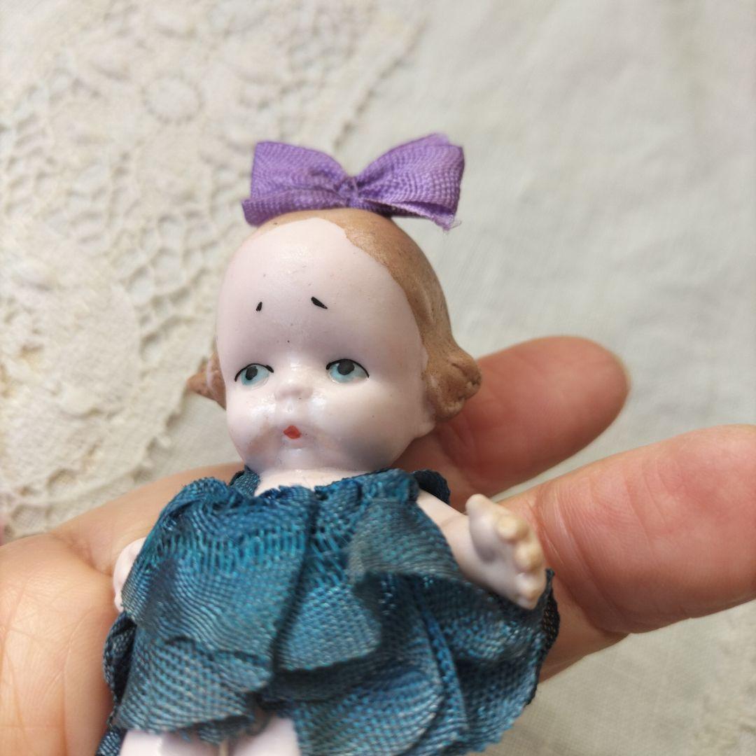 ドイツ　アンティーク　HERTWIG ビスクドール　リボンの女の子　8.5cm