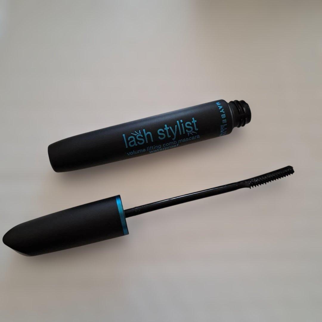 メイベリン　ラッシュ　スタイリスト　ウォータープルーフ　01ブラック