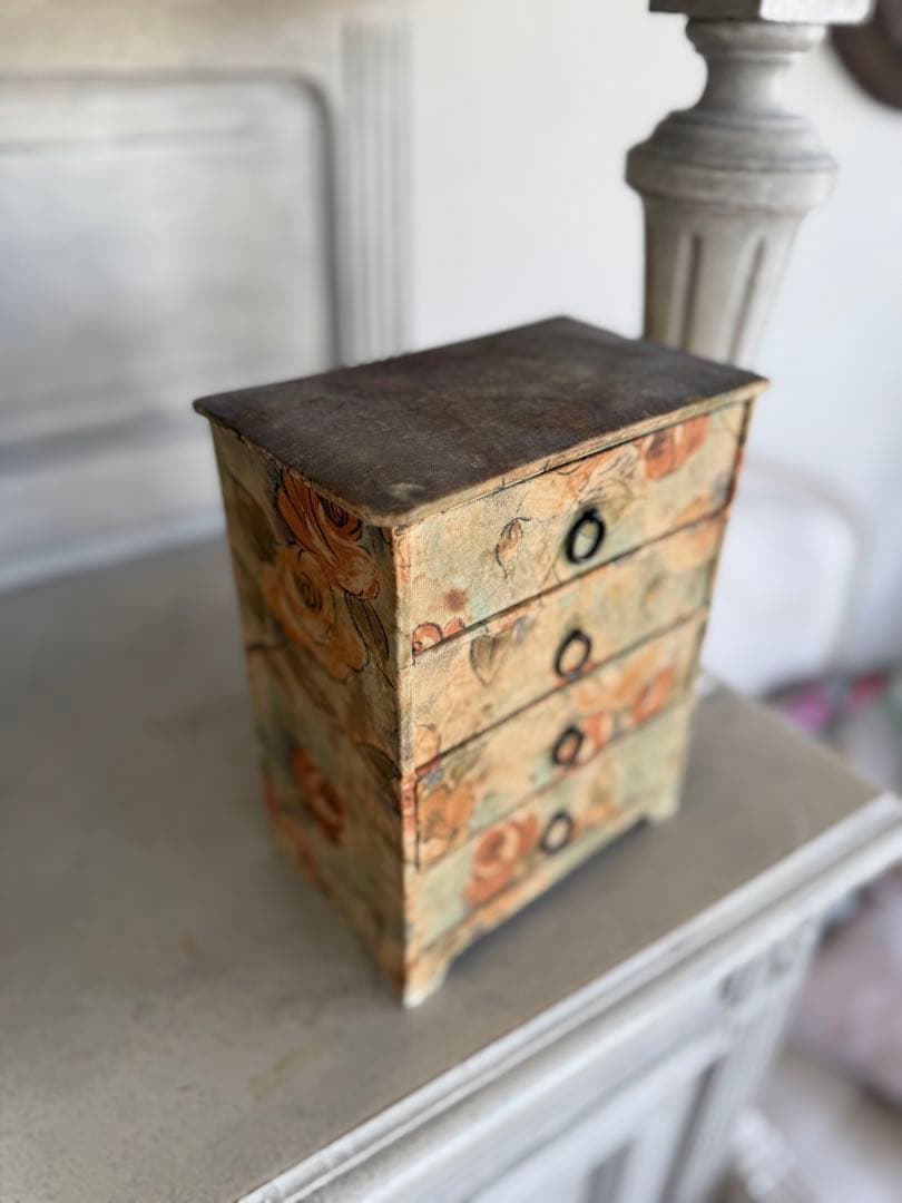 フランスアンティークカルトナージュドゥロワー抽斗引き出し薔薇柄シャビー