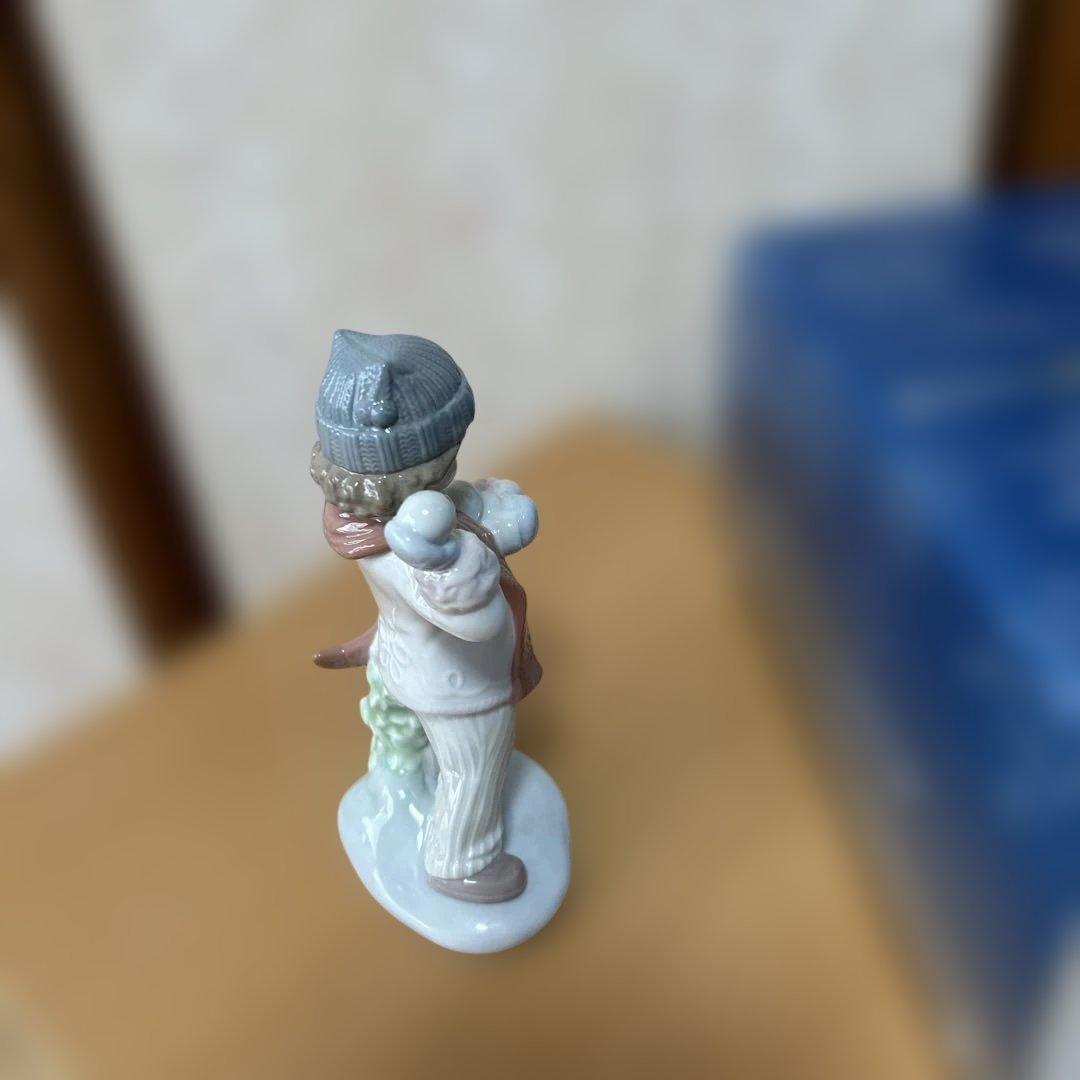 リヤドロ　雪合戦　女の子　フィギュア 陶器製 箱付き　未使用品