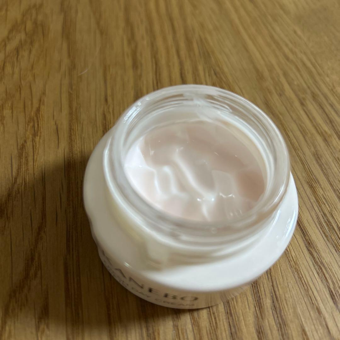 カネボウ　ナイトリピッドウェア&デイクリーム