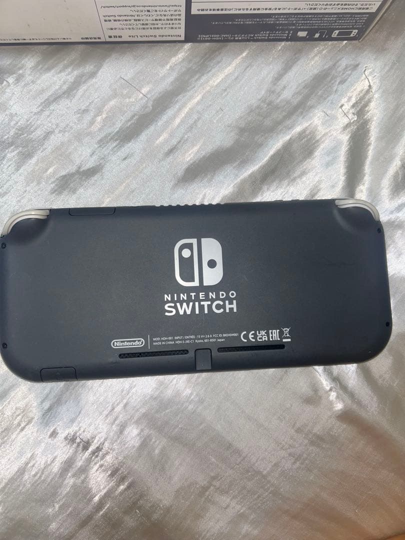 【値下げ】Nintendo Switch Lite 本体（箱あり）＋ポケモン