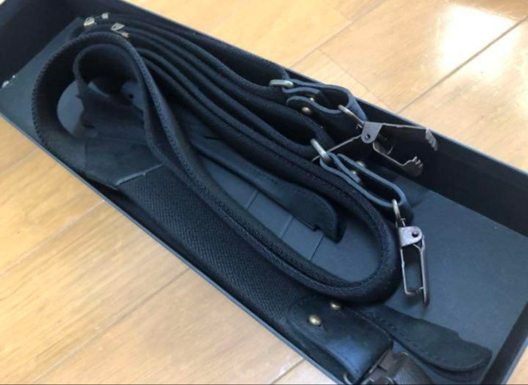 calee サスペンダー