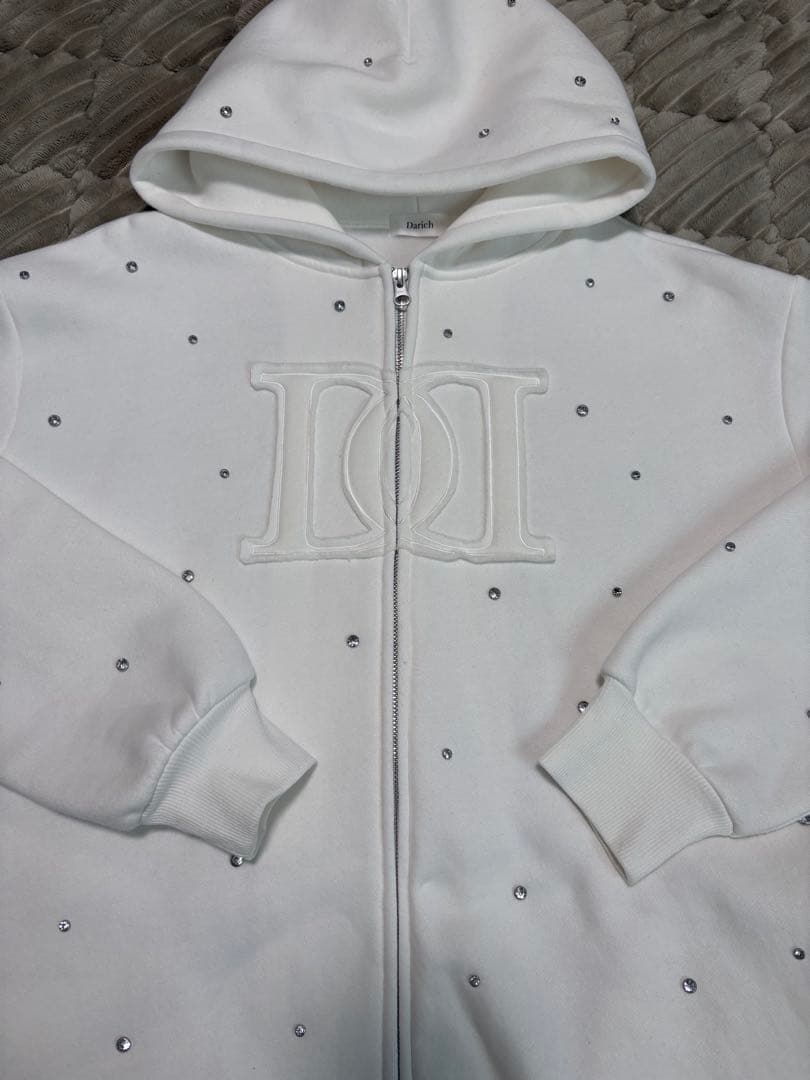 新作　美品　Darich DDロゴビジュージップパーカー　ホワイト