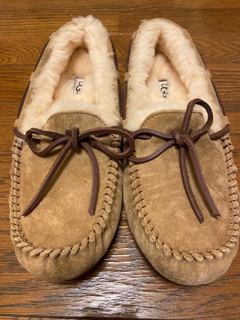 【未使用品】アグー UGGモカシン ムートン シープスキン 純粋羊ファー ダコダ