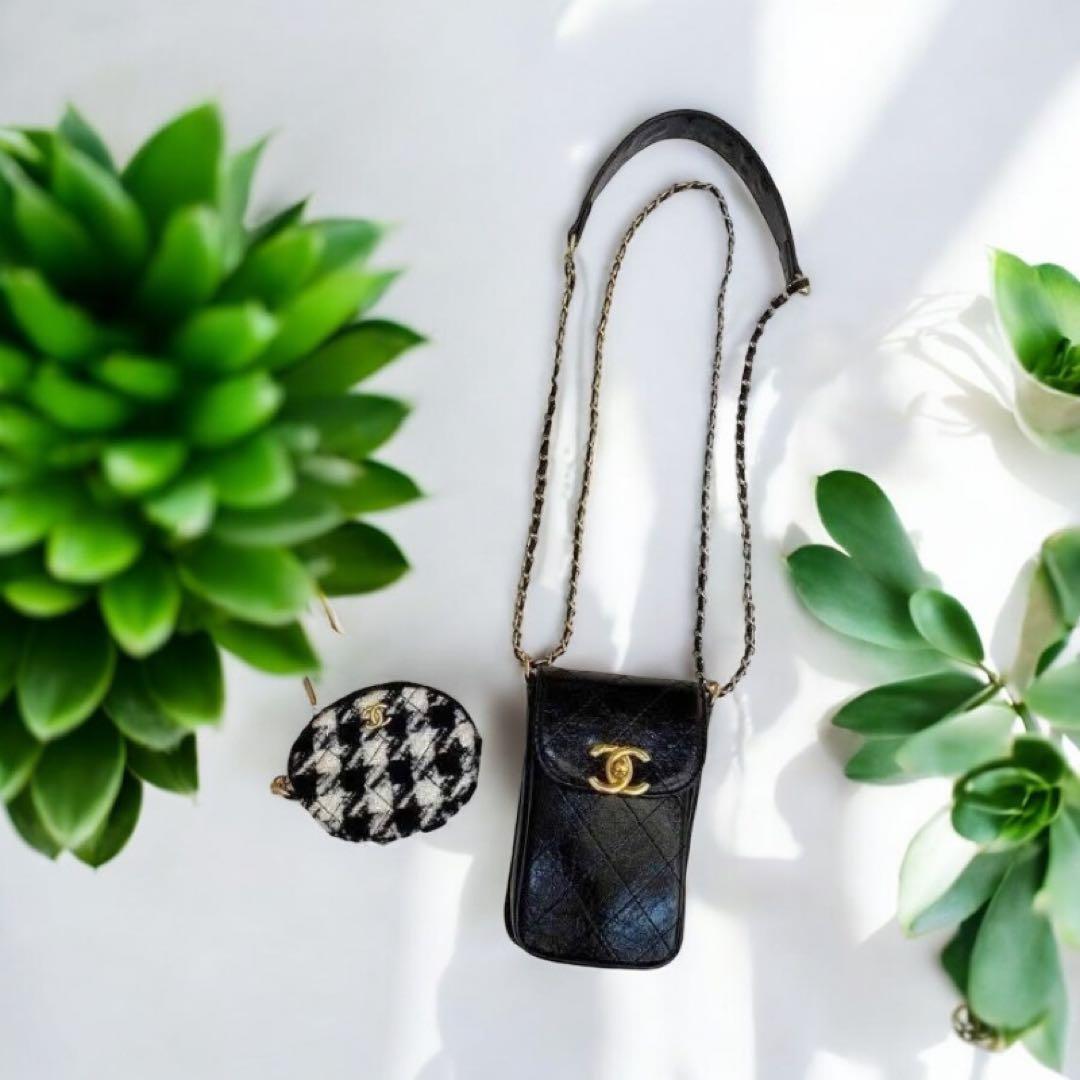 CHANEL メイクアップ　スマホショルダー ケース付き ノベルティ