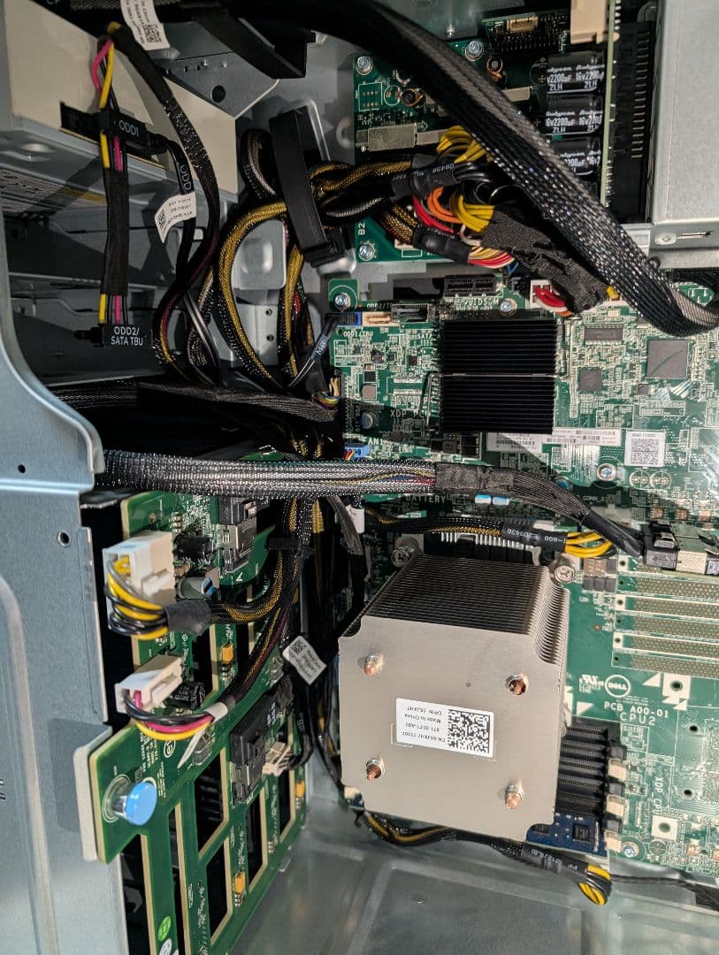 Dell PowerEdge T320 ワークステーション