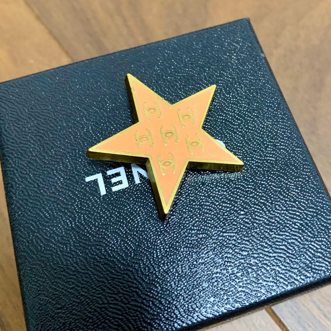 シャネル　CCロゴ　オレンジxゴールド　スターブローチ　星型ブローチ　ピンバッジ