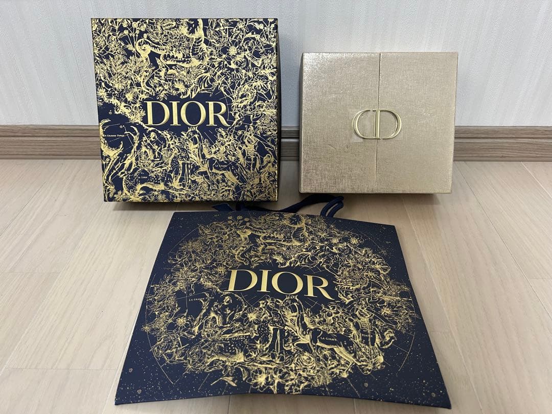 Dior プレステージマイクロユイルドローズ　ホリデーコフレ