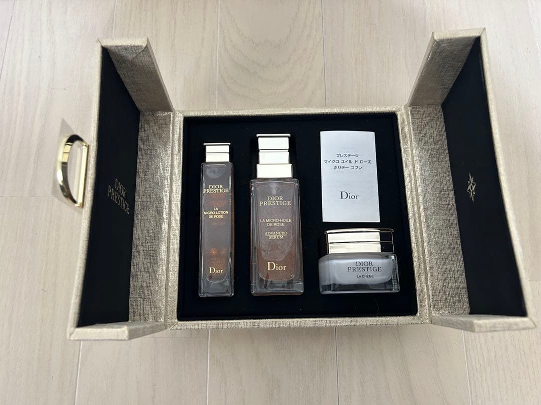 Dior プレステージマイクロユイルドローズ　ホリデーコフレ
