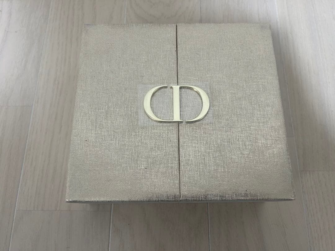 Dior プレステージマイクロユイルドローズ　ホリデーコフレ