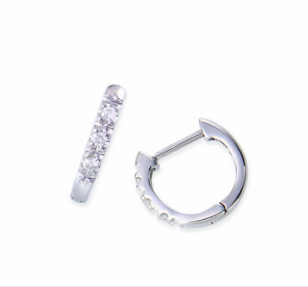 ツツミ　K10ホワイトゴールドダイヤモンド　フープピアス