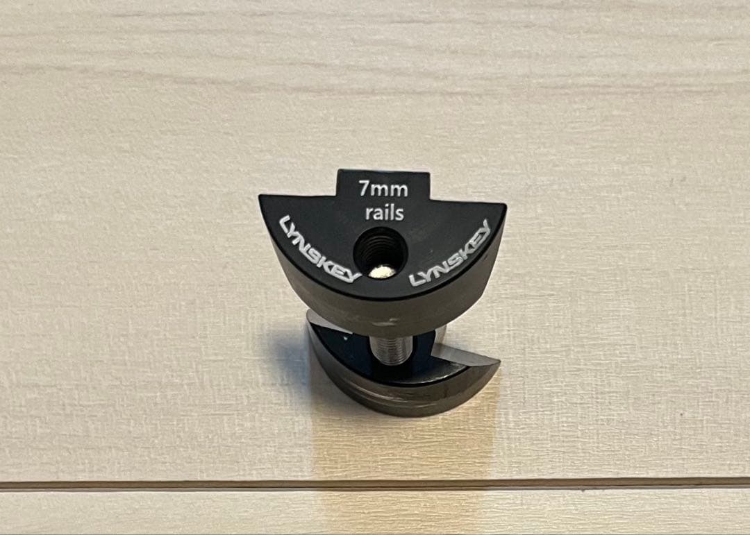 Lynskey純正 チタンシートポスト