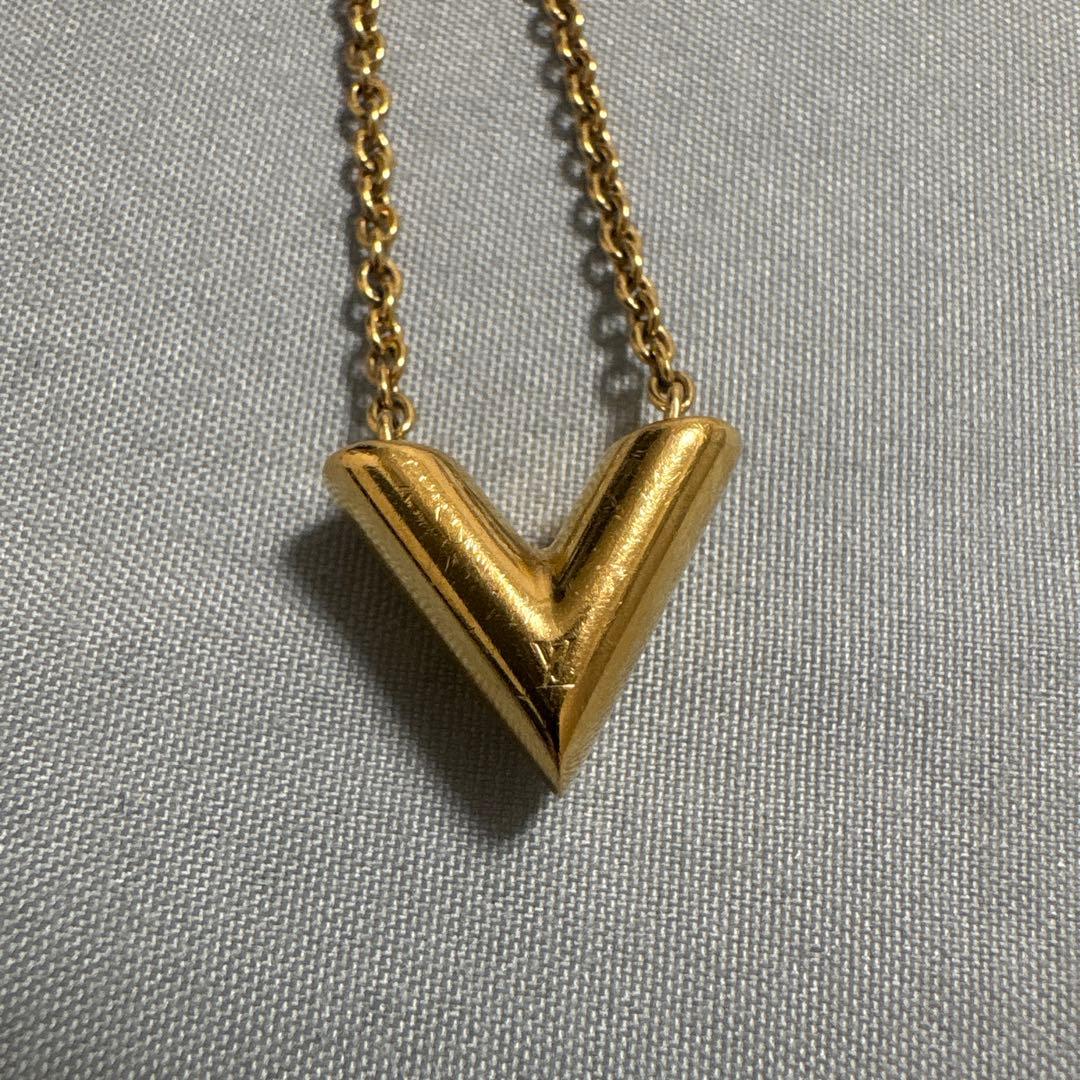 LOUIS VUITTON ルイヴィトン エセンシャルV ネックレス ゴールド