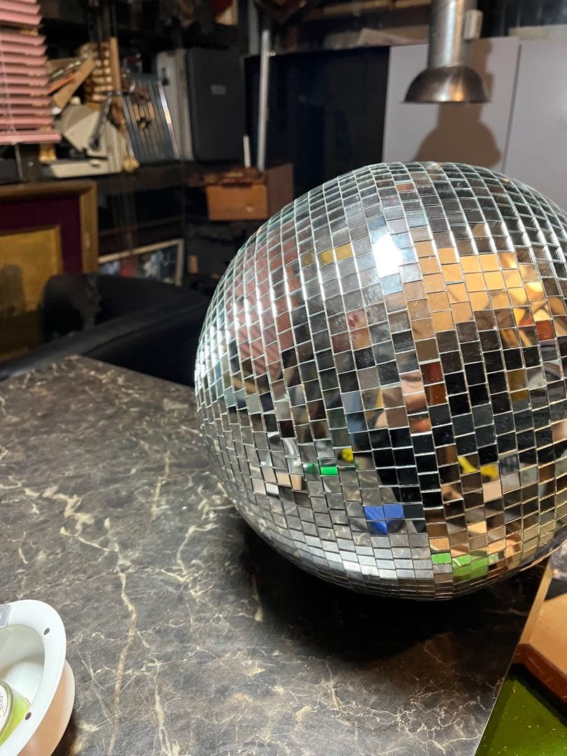 ミラーボウル、ディスコミラーボウル、踊り場、マハラジャ、電動回転ミラーボウル、