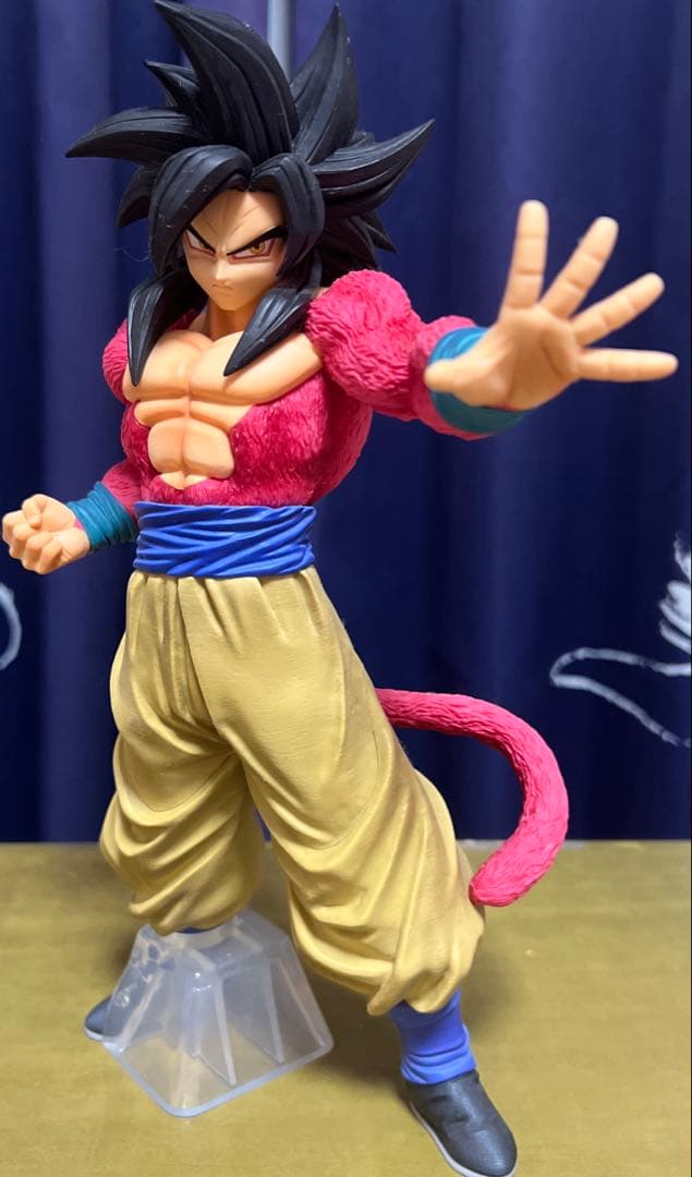 孫悟空　スーパーサイヤ人４