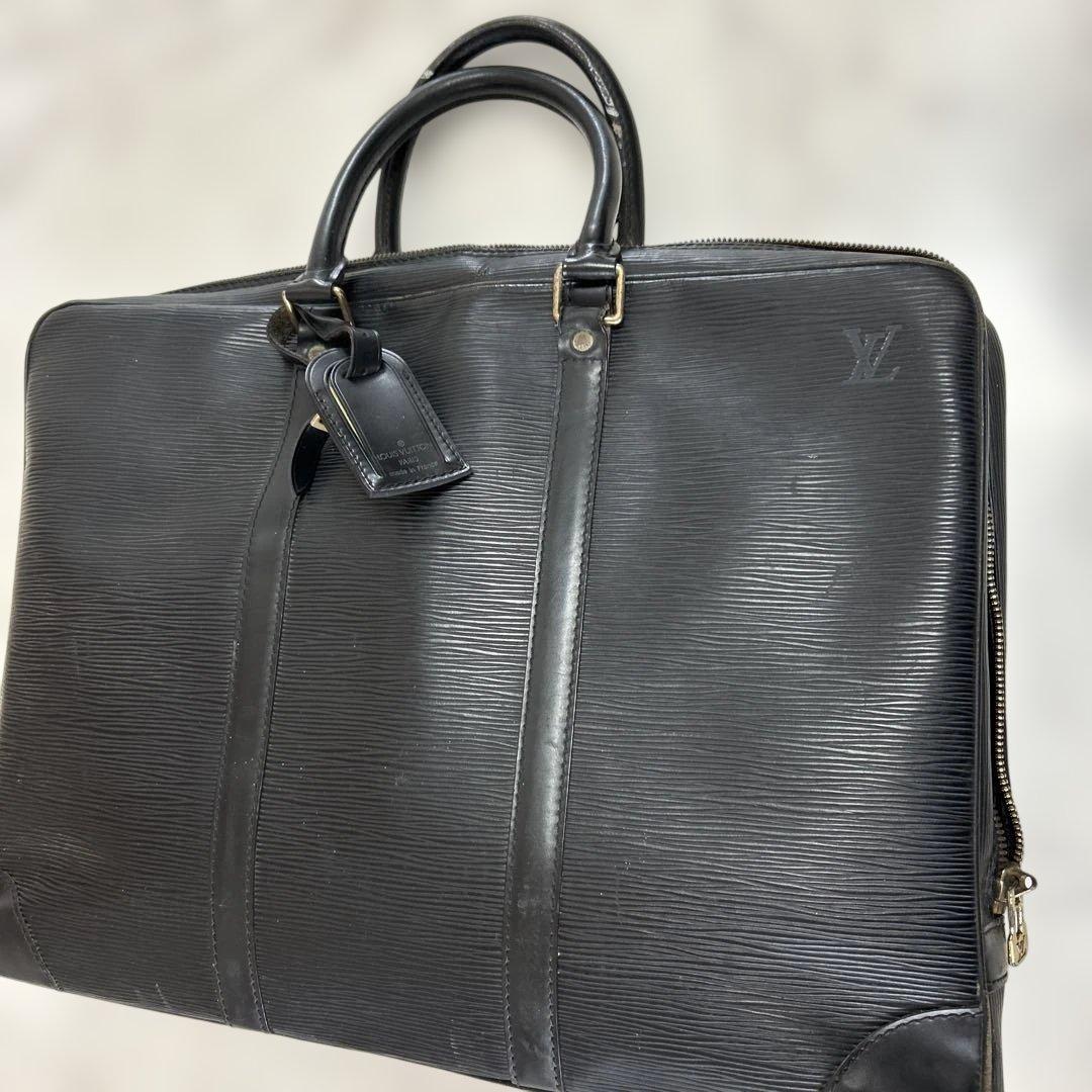 Louis Vuitton エピレザー ビジネスバッグ ブラック