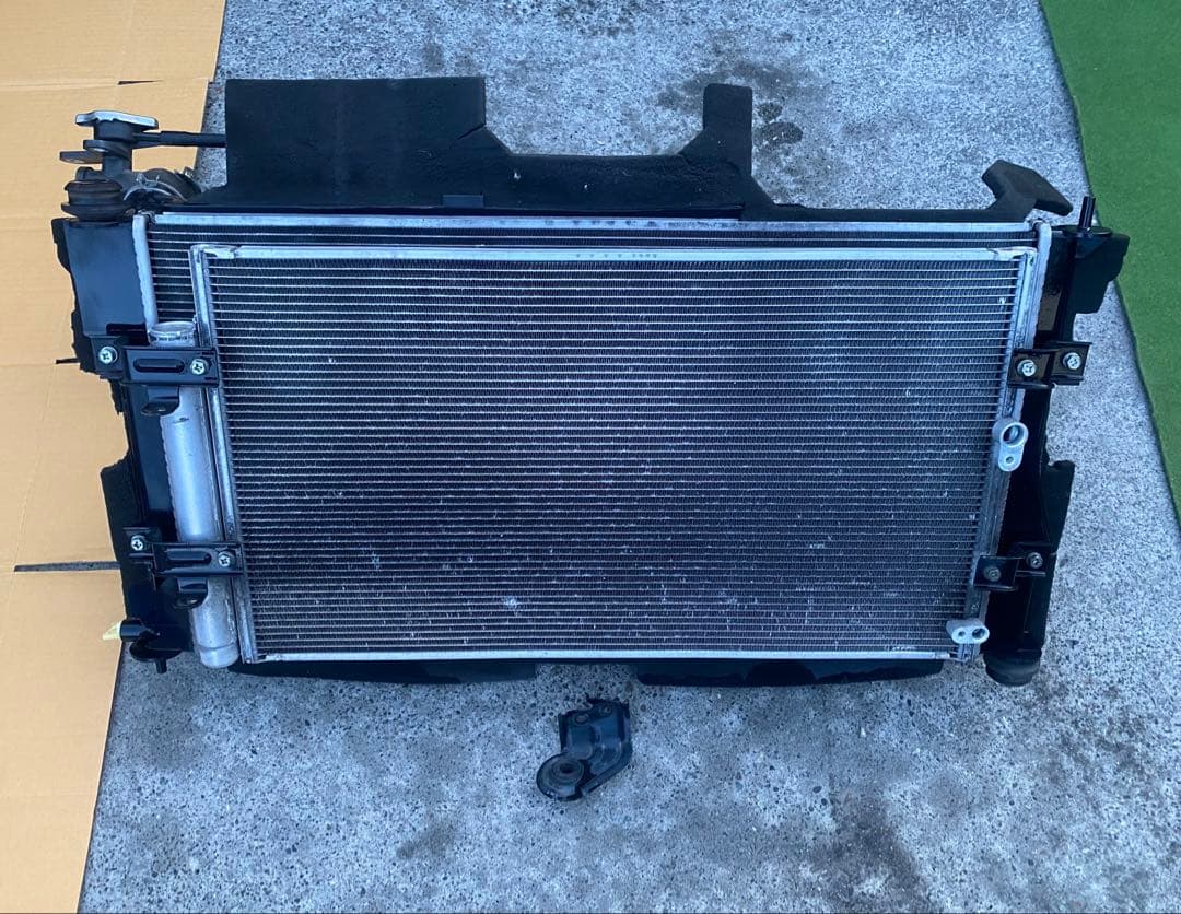 スバル SUBARU 後期 BRZ ZC6 6速 ZN6 86 ラジエーター