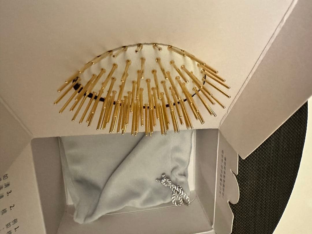 川谷絵音さんのベストバイ！リフトアップ uffy スカルプブラシ 木製 24K