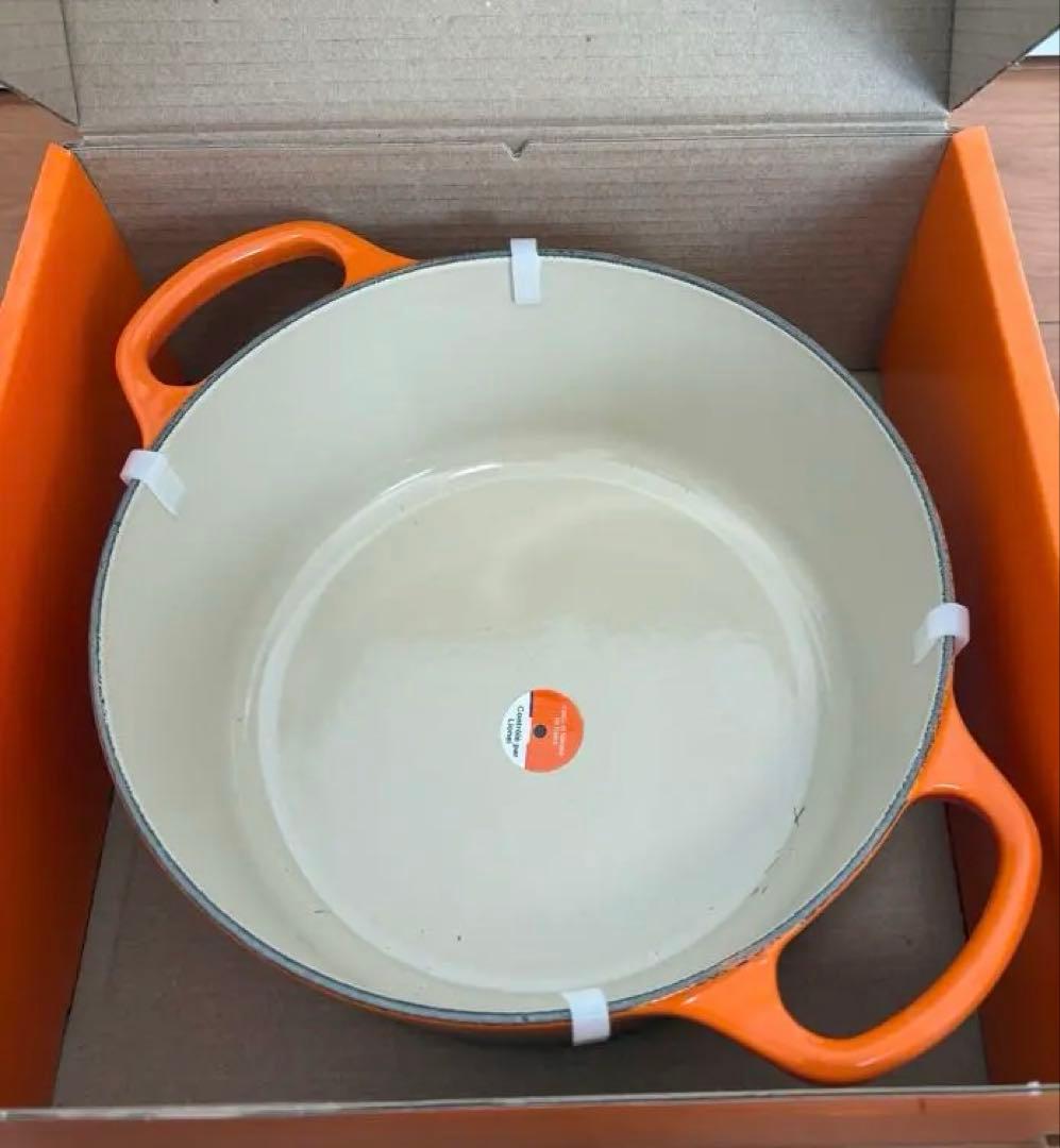 【期間限定値下げ】ル・クルーゼ　ココットロンドシグネクチャー　オレンジ　22cm