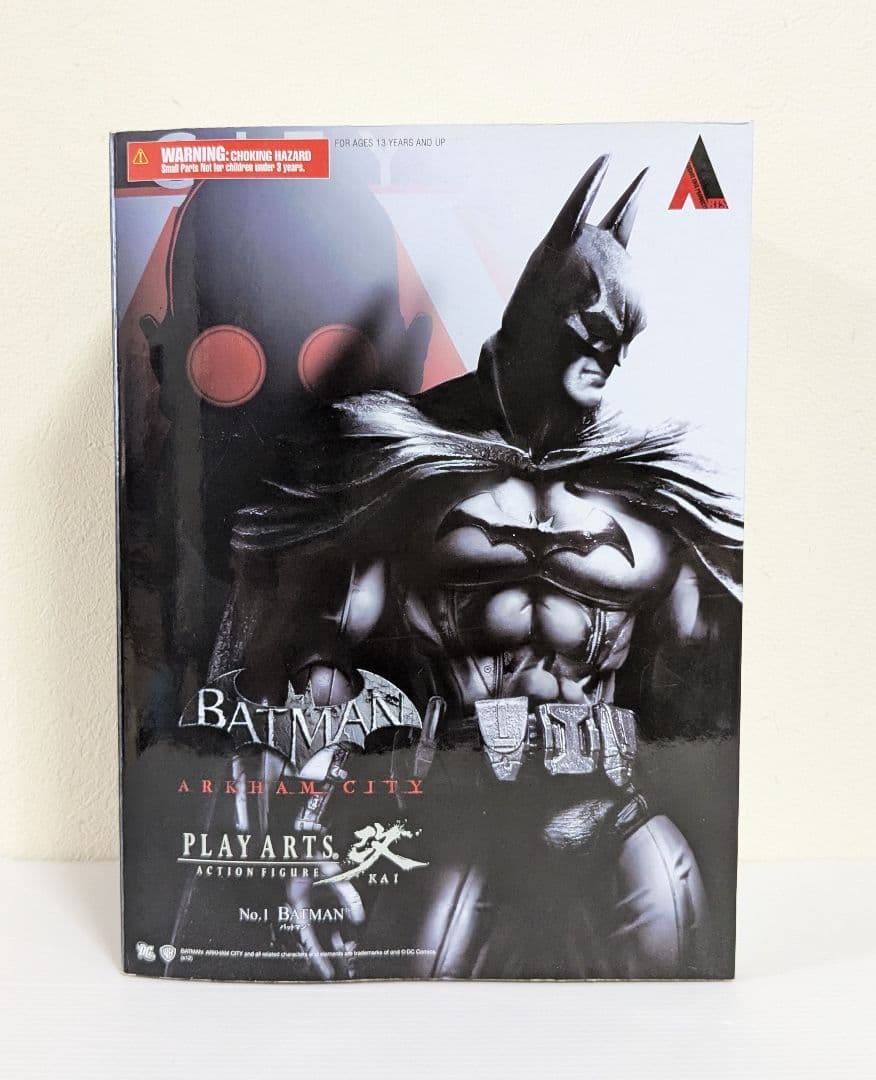 BATMAN　ARKHAM CITY PLAY ARTS 改　フィギュア